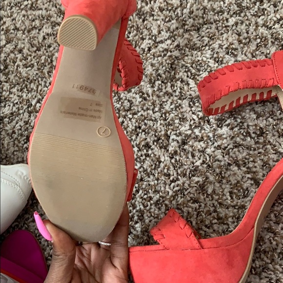 Heels - Picture 3 of 3